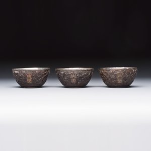 A group of 12 Chinese silver-lined coconut 'Shou 壽' bowls and cups, Wang Hengxin 王恆馨 marks, 19/20th C. — foto 9
