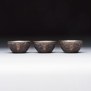 A group of 12 Chinese silver-lined coconut 'Shou 壽' bowls and cups, Wang Hengxin 王恆馨 marks, 19/20th C. — foto 11