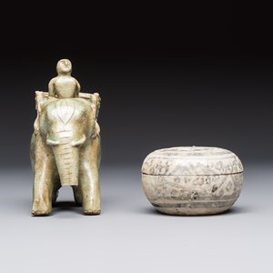 A group of 12 Sukhothai and Sawankhalok ceramics, Thailand, 15th C. and later — photo 17