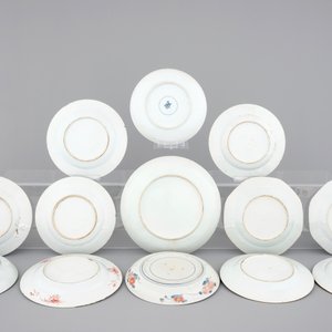 A group of 12 various Chinese Kangxi and Yongzheng porcelain plates, 18th C. — 照片 2