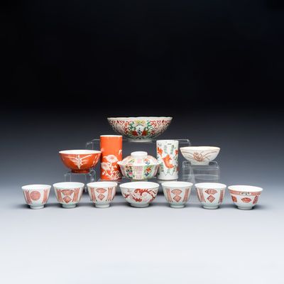 A group of 13 Chinese iron-red and famille rose wares, various marks, 19/20th C.