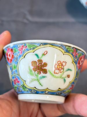 A group of 14 Chinese and Samson, Paris porcelain wares, 18/19th C. — foto 49