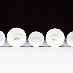 A group of 14 Chinese and Samson, Paris porcelain wares, 18/19th C. — foto 20