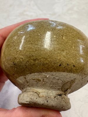 A group of 15 Chinese and Southeast Asian celadon and brown-glazed wares, 15th C. and later — photo 104