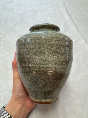 A group of 15 Chinese and Southeast Asian celadon and brown-glazed wares, 15th C. and later — photo 13