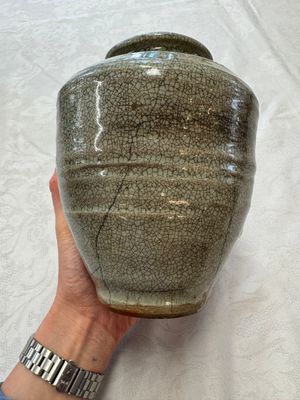 A group of 15 Chinese and Southeast Asian celadon and brown-glazed wares, 15th C. and later — photo 15