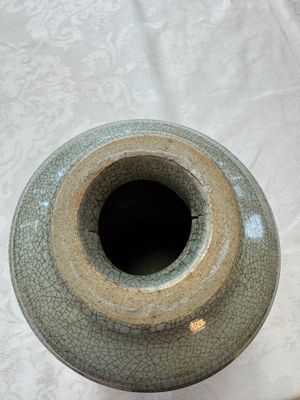 A group of 15 Chinese and Southeast Asian celadon and brown-glazed wares, 15th C. and later — photo 20