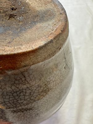 A group of 15 Chinese and Southeast Asian celadon and brown-glazed wares, 15th C. and later — photo 27