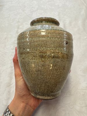 A group of 15 Chinese and Southeast Asian celadon and brown-glazed wares, 15th C. and later — photo 28