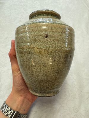 A group of 15 Chinese and Southeast Asian celadon and brown-glazed wares, 15th C. and later — photo 31