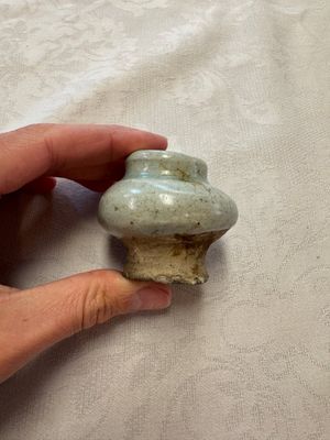A group of 15 Chinese and Southeast Asian celadon and brown-glazed wares, 15th C. and later — photo 41
