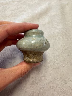 A group of 15 Chinese and Southeast Asian celadon and brown-glazed wares, 15th C. and later — photo 43