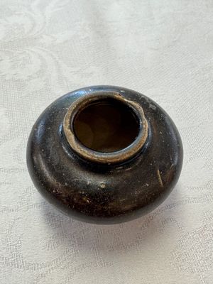 A group of 15 Chinese and Southeast Asian celadon and brown-glazed wares, 15th C. and later — photo 6