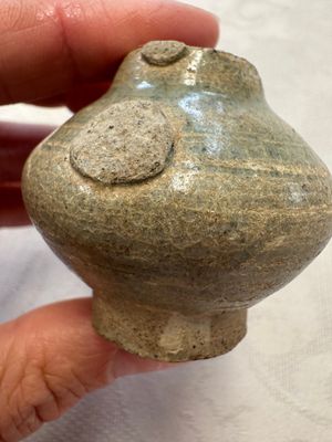 A group of 15 Chinese and Southeast Asian celadon and brown-glazed wares, 15th C. and later — photo 69