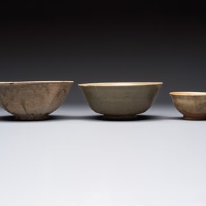 A group of 15 Chinese and Southeast Asian celadon and brown-glazed wares, 15th C. and later — photo 11