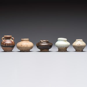 A group of 15 Chinese and Southeast Asian celadon and brown-glazed wares, 15th C. and later — photo 20