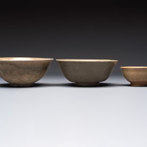 A group of 15 Chinese and Southeast Asian celadon and brown-glazed wares, 15th C. and later — photo 9