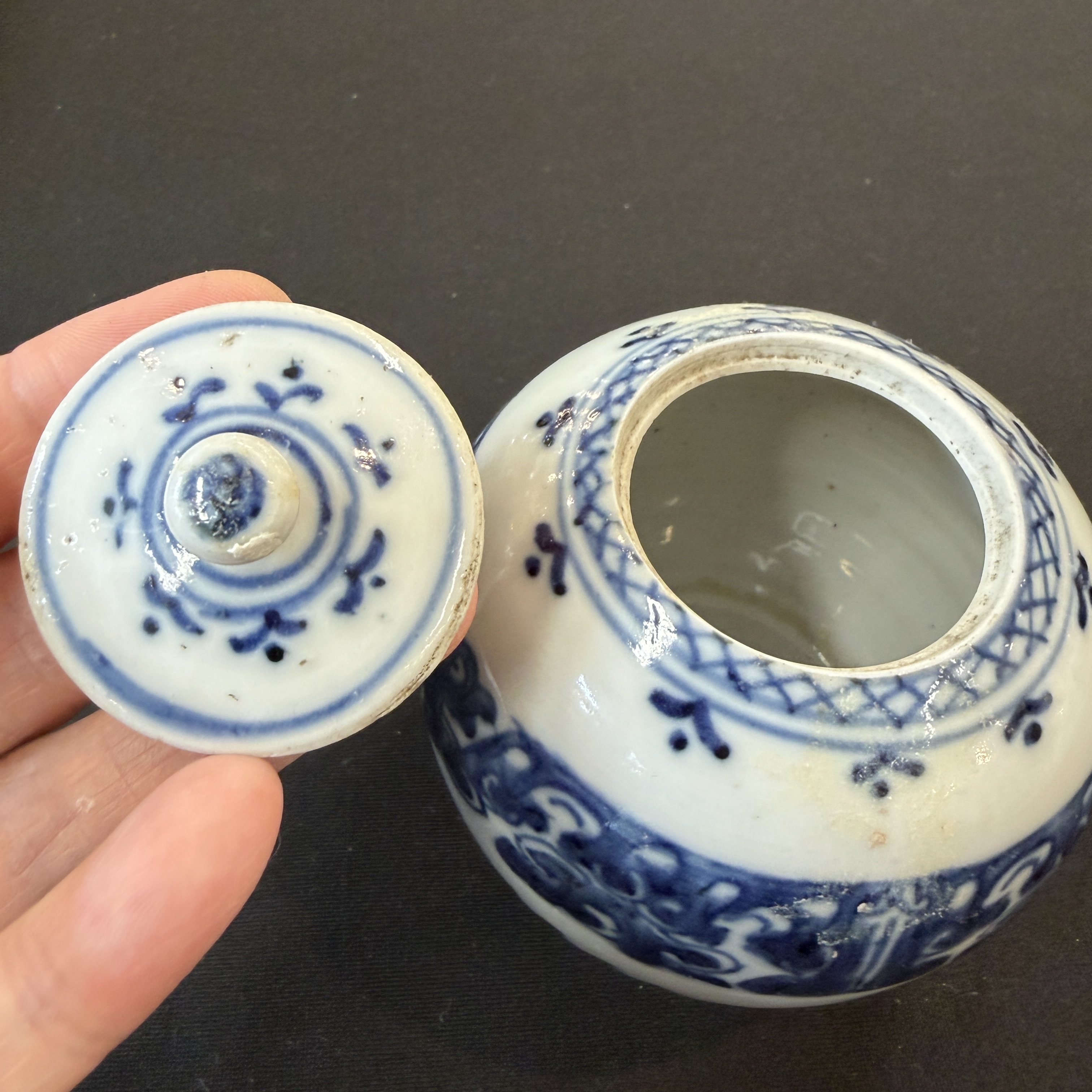A group of 16 Chinese blue and white wares — photo 76