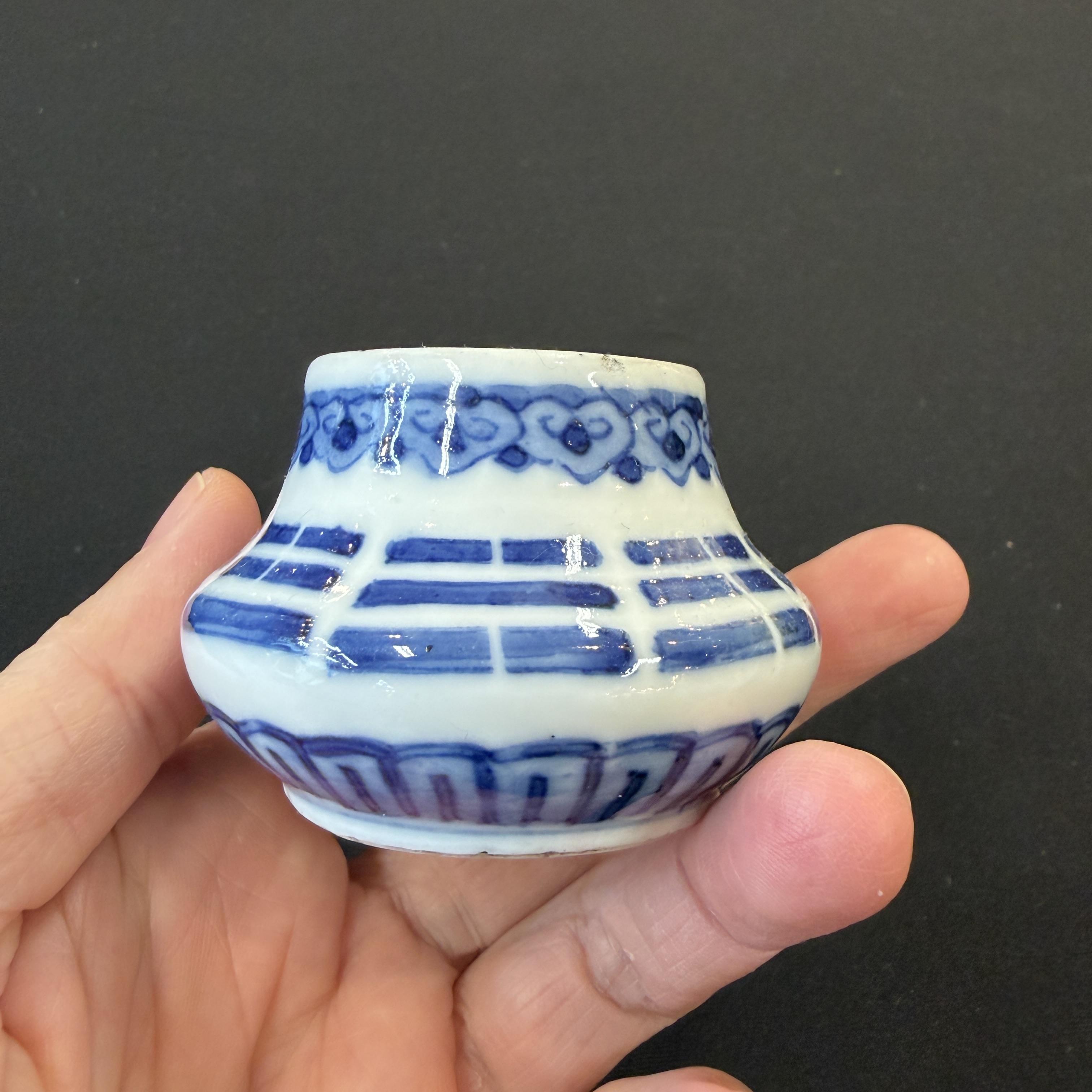 A group of 16 Chinese blue and white wares — photo 1