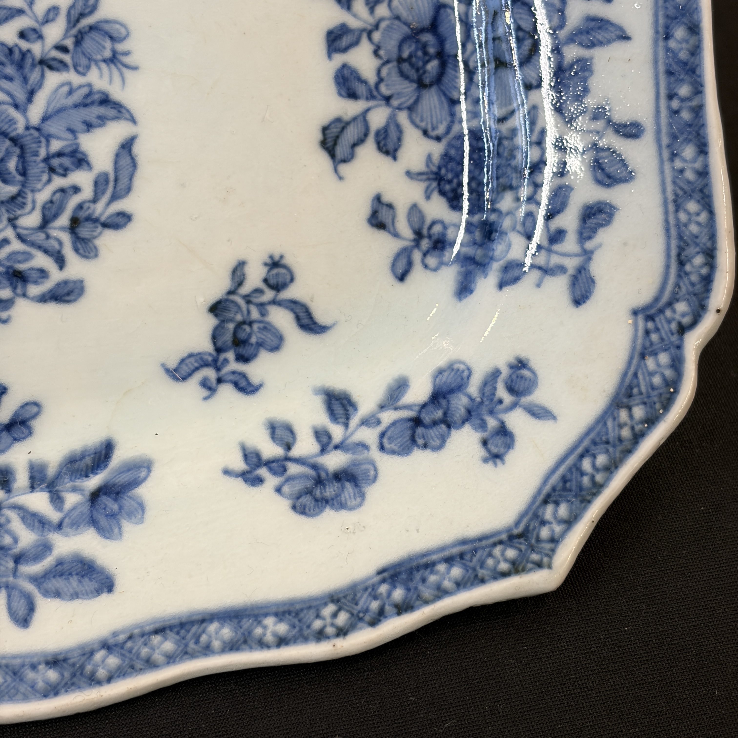 A group of 16 Chinese blue and white wares — photo 39