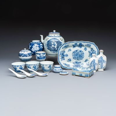 A group of 16 Chinese blue and white wares, Chenghua mark, 18/19th C.