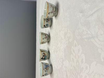 A group of 16 Chinese famille rose and qianjiang cai wares — photo 17