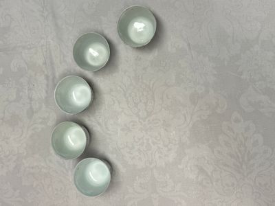 A group of 16 Chinese famille rose and qianjiang cai wares — photo 19