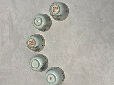 A group of 16 Chinese famille rose and qianjiang cai wares — photo 20