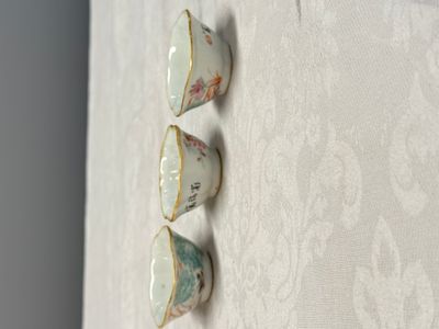 A group of 16 Chinese famille rose and qianjiang cai wares — photo 5