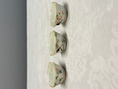 A group of 16 Chinese famille rose and qianjiang cai wares — photo 7