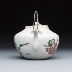 A group of 16 Chinese famille rose and qianjiang cai wares — photo 13