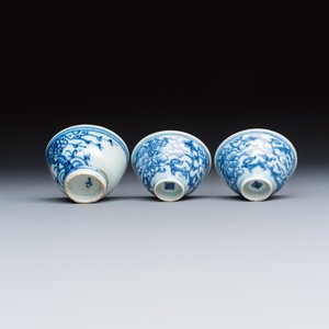A group of 18 Chinese blue and white wares — photo 25
