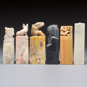 A group of 18 Chinese carved soapstone seals, 20th C. — 照片 10