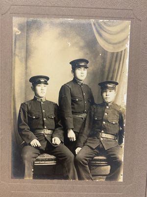 A group of 18 Japanese photographs depicting military, academic, and personal subjects, early 20th C. — foto 6