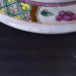 A group of 4 Chinese vases and 2 blue and white plates, 18/19th C. — photo 13