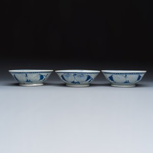 A group of 45 Chinese blue, white and Canton famille rose wares — foto 24