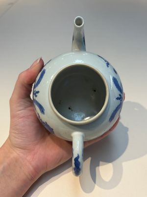 A group of Chinese and Japanese famille verte, blue and white wares, Kangxi and later — foto 15
