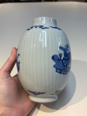 A group of Chinese and Japanese famille verte, blue and white wares, Kangxi and later — foto 20