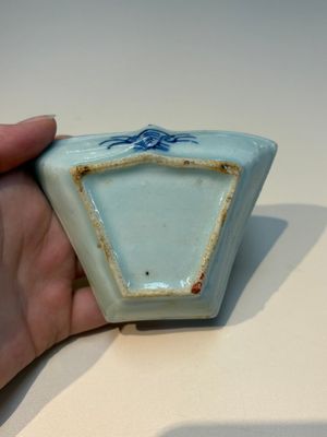 A group of Chinese and Japanese famille verte, blue and white wares, Kangxi and later — foto 44