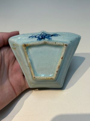 A group of Chinese and Japanese famille verte, blue and white wares, Kangxi and later — foto 50