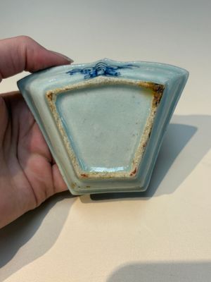 A group of Chinese and Japanese famille verte, blue and white wares, Kangxi and later — foto 52