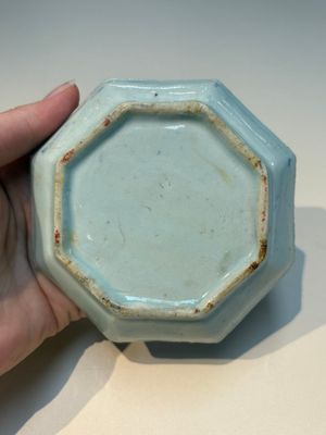 A group of Chinese and Japanese famille verte, blue and white wares, Kangxi and later — foto 60