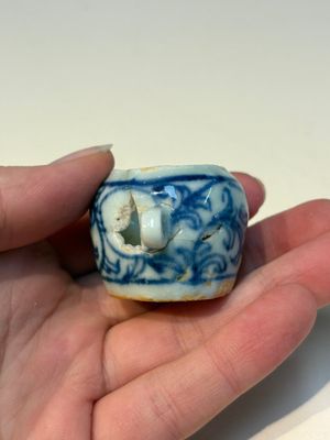 A group of Chinese and Japanese famille verte, blue and white wares, Kangxi and later — foto 64