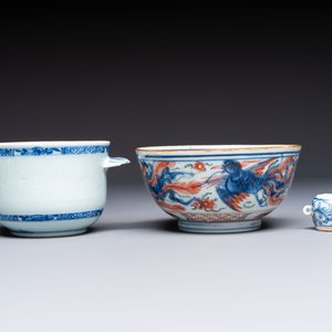A group of Chinese and Japanese famille verte, blue and white wares, Kangxi and later — foto 16
