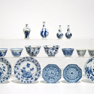 A group of Chinese blue and white wares, mostly Kangxi — photo 1