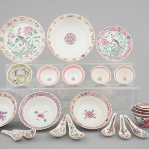 A group of Chinese famille rose Peranakan straits porcelain ware, 19/20th C. — 照片 2