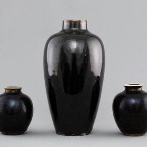 A group of Chinese monochrome brown and black wares, 17/18th C. — photo 2