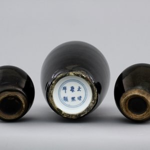 A group of Chinese monochrome brown and black wares, 17/18th C. — photo 4
