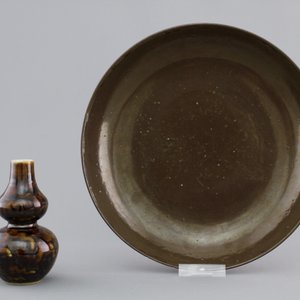 A group of Chinese monochrome brown and black wares, 17/18th C. — photo 5
