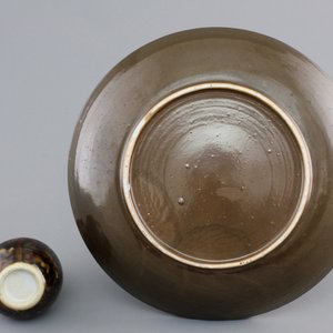 A group of Chinese monochrome brown and black wares, 17/18th C. — photo 6